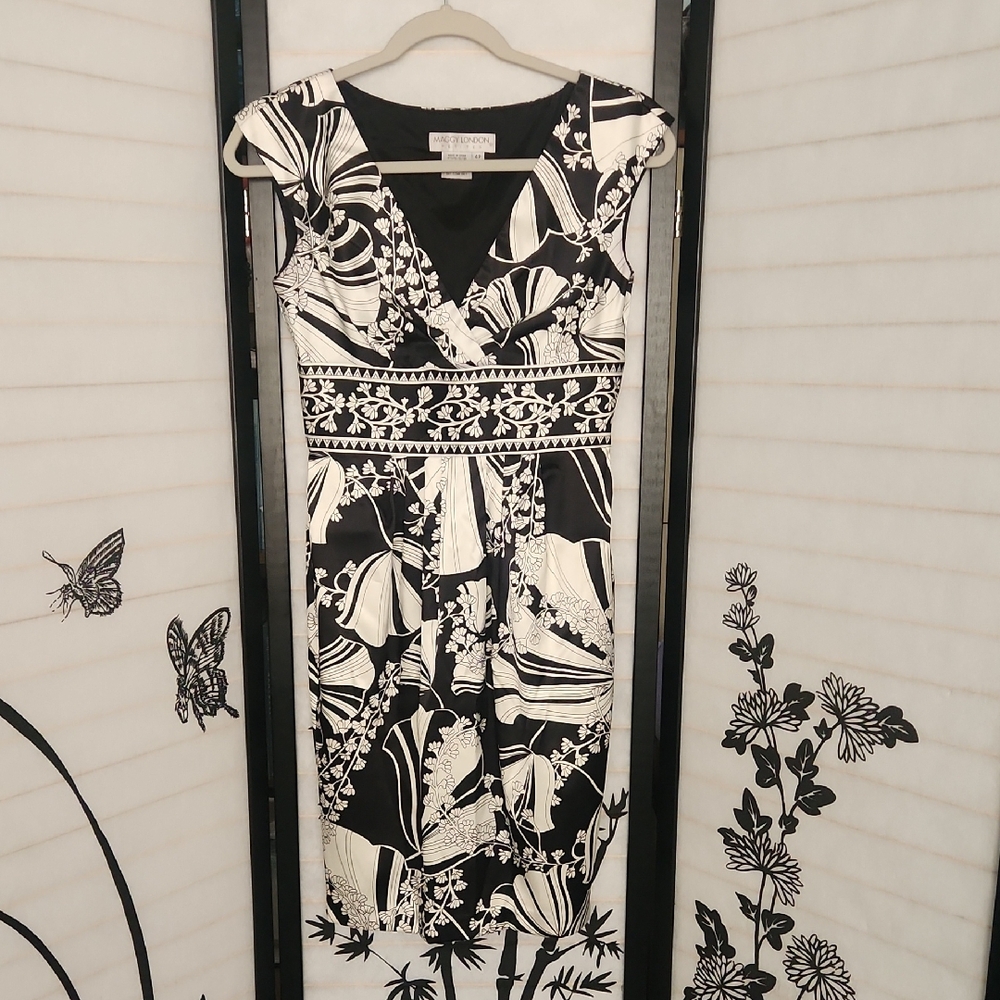 Black and White Fully Lined Floral Dress EUC
